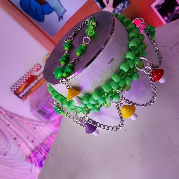 Mushroom choker - Picture 3 of 3